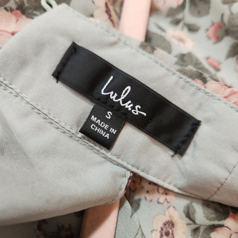 Lulu's Floral Halter Neck Maxi Dress - Picture 3 of 3